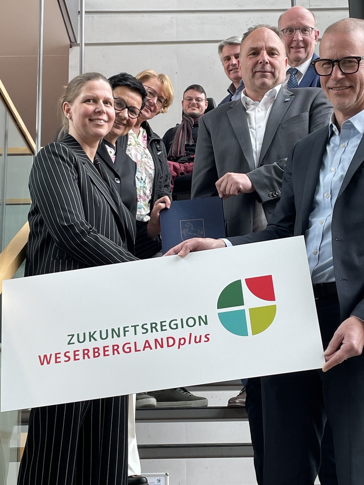 Übergabe Bescheid Zukunftsregion Weserberglandplus